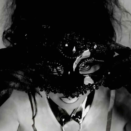 Velvet Eden – Strangelove